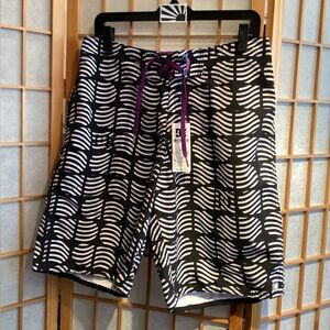 DC Skateboarding Dosage Patterned Board Shorts Men's Size 32